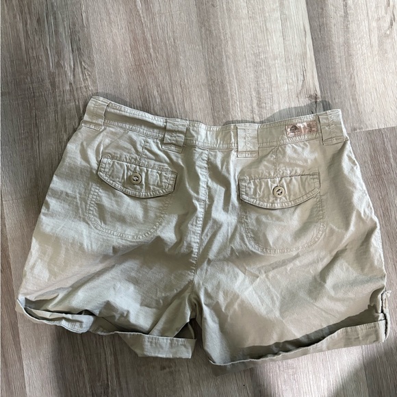 Nike ACG Tan Cargo Shorts Classic Style - Picture 7 of 7